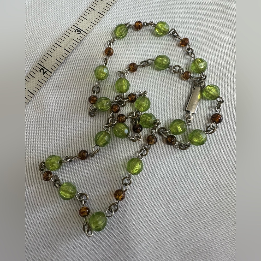 Two green bead necklaces - Picture 4 of 5
